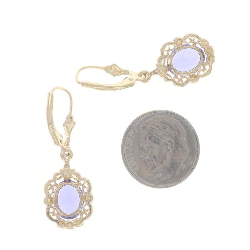 Taglio ovale Orecchini pendenti di perle coltivate in oro giallo con tanzanite - 14k Oval 4.16ctw Pierced in vendita