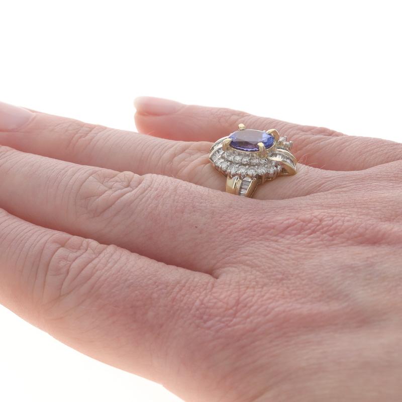 Bague en or jaune Tanzanite Diamant Halo - 14k Oval 2.68cwt Pour femmes en vente