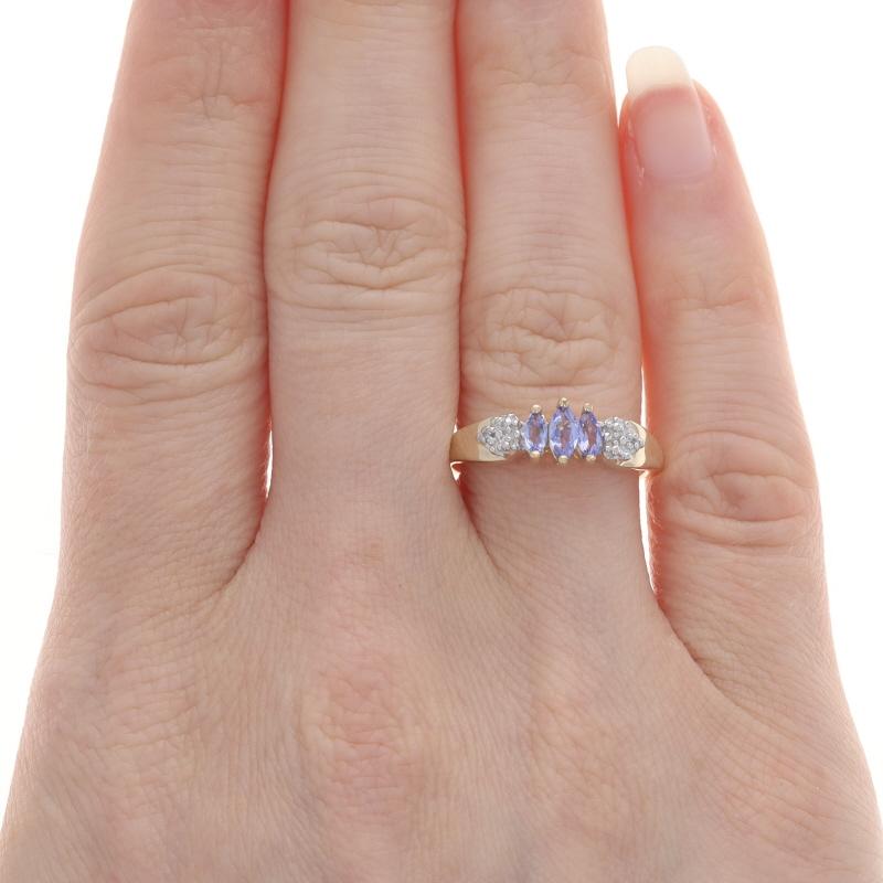 Taille Marquise Bague en or jaune Tanzanite Diamant - 10k Marquise .19ctw Three-Stone en vente
