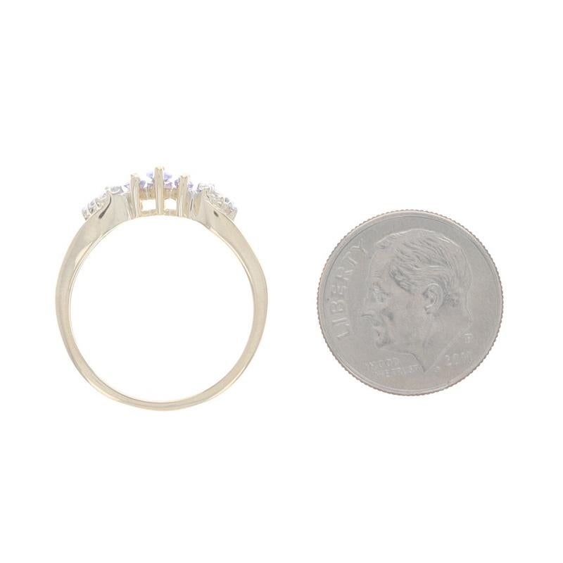 Bague en or jaune Tanzanite Diamant - 10k Marquise .19ctw Three-Stone en vente 1