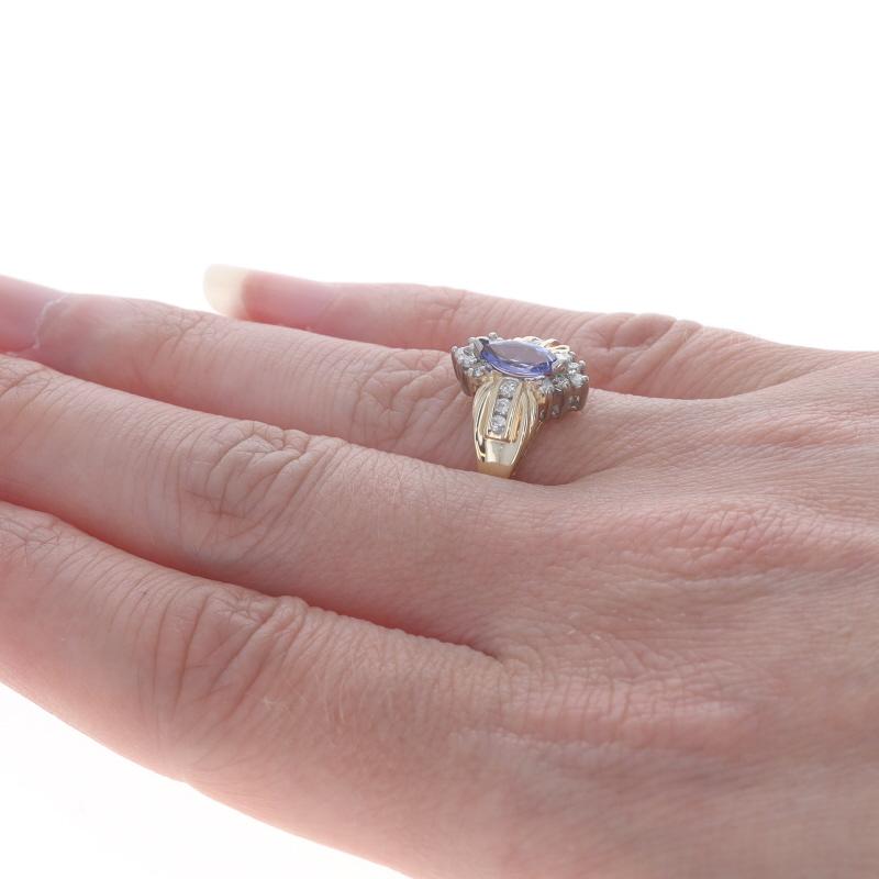 Donna Anello con diamante tanzanite in oro giallo 14k Marquise .66ctw in vendita