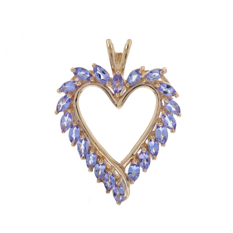 Contenu du métal : Or jaune 10k

Informations sur les pierres

Tanzanites naturelles
Traitement : Amélioration de routine
Carat(s) : 1.26ctw
Coupe : Marquise
Couleur : violet

Total des carats : 1.26ctw

Thème : Couronne de Coeur,