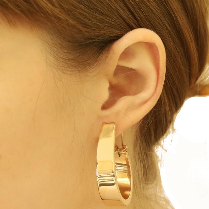 Boucles d'oreilles J-Hoop coniques en or jaune 14 carats Pour femmes en vente