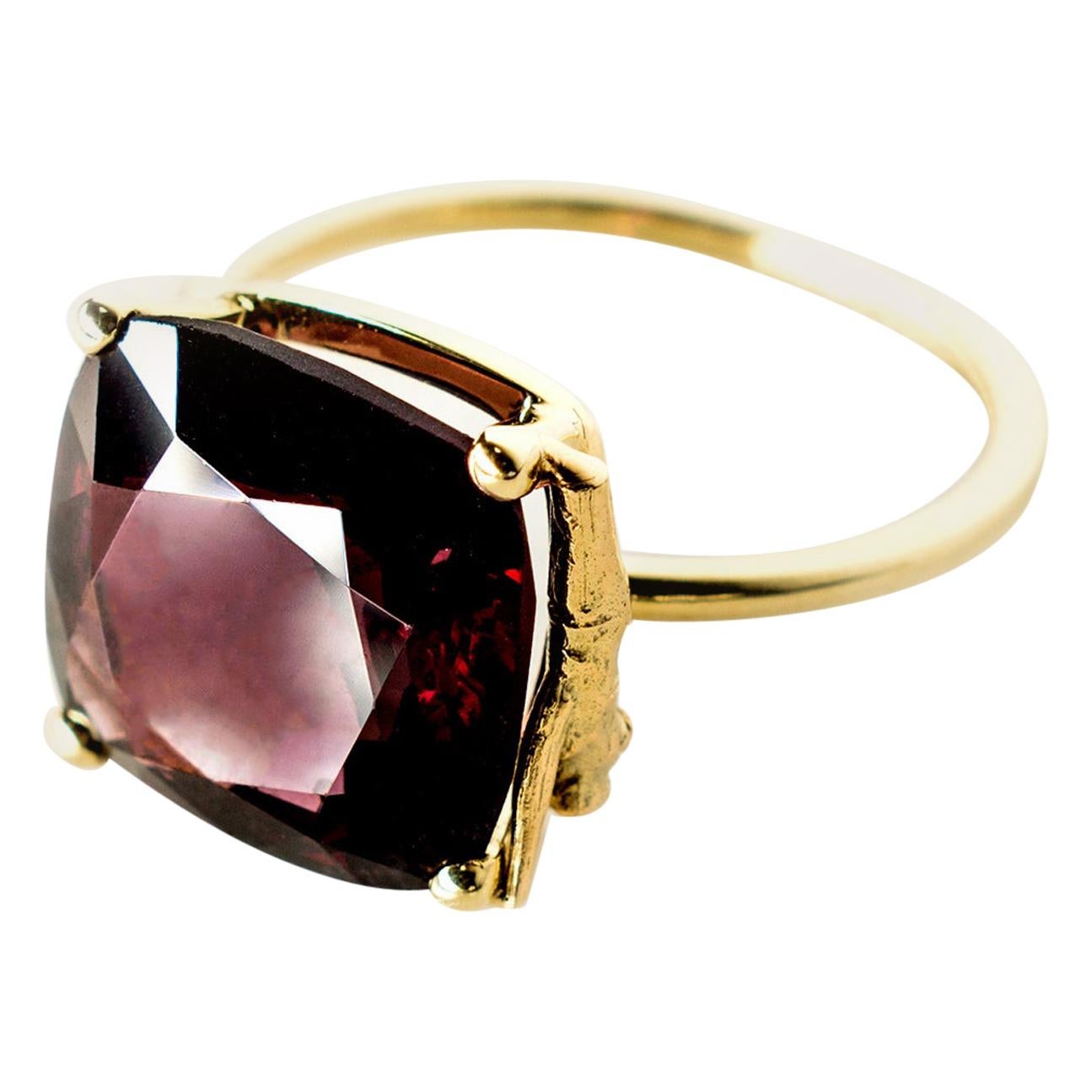 Eighteen Karat Yellow Gold Tea Contemporary Ring with Natural Garnet