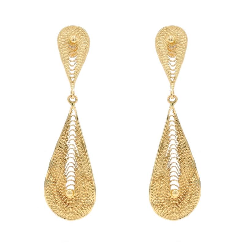 Contenuto del metallo: Oro giallo 18k

Stile: Pendente
Tipo di chiusura: Chiusura a farfalla
Tema: Duo a goccia

Misure

Altezza: 1 11/16