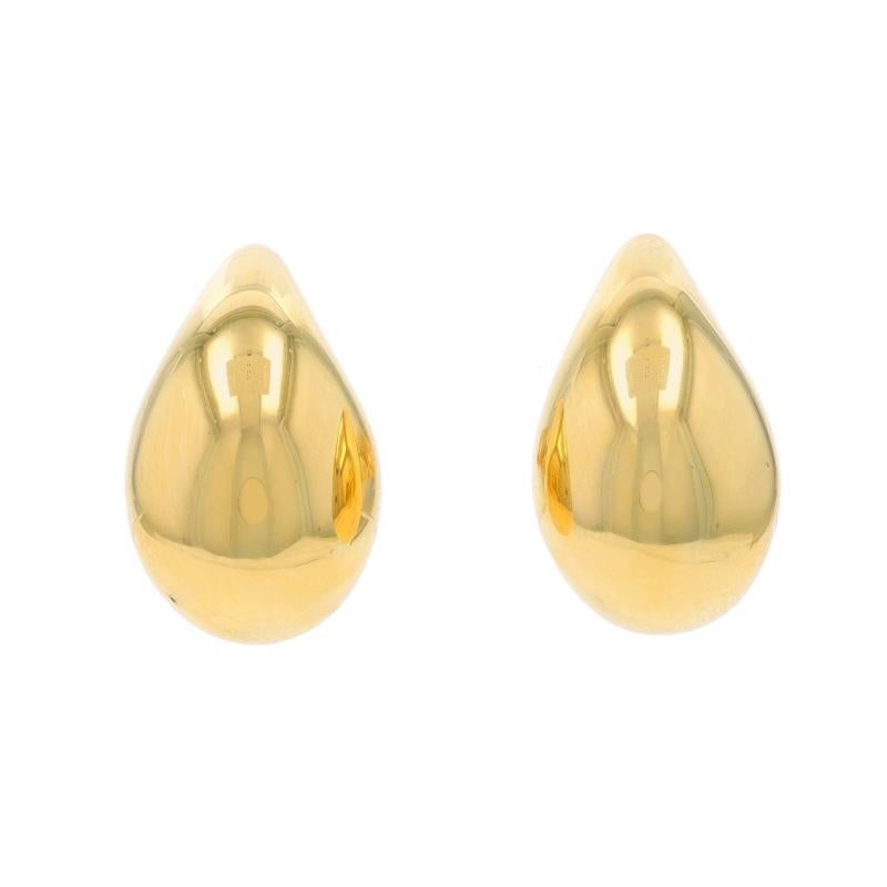 Contenuto del metallo: Oro giallo 18k

Stile: Borchia a goccia
Tipo di chiusura: Chiusura a farfalla
Caratteristiche: Struttura cava per una vestibilità confortevole per tutto il giorno

Misure

Altezza: 16,5 mm (21/32