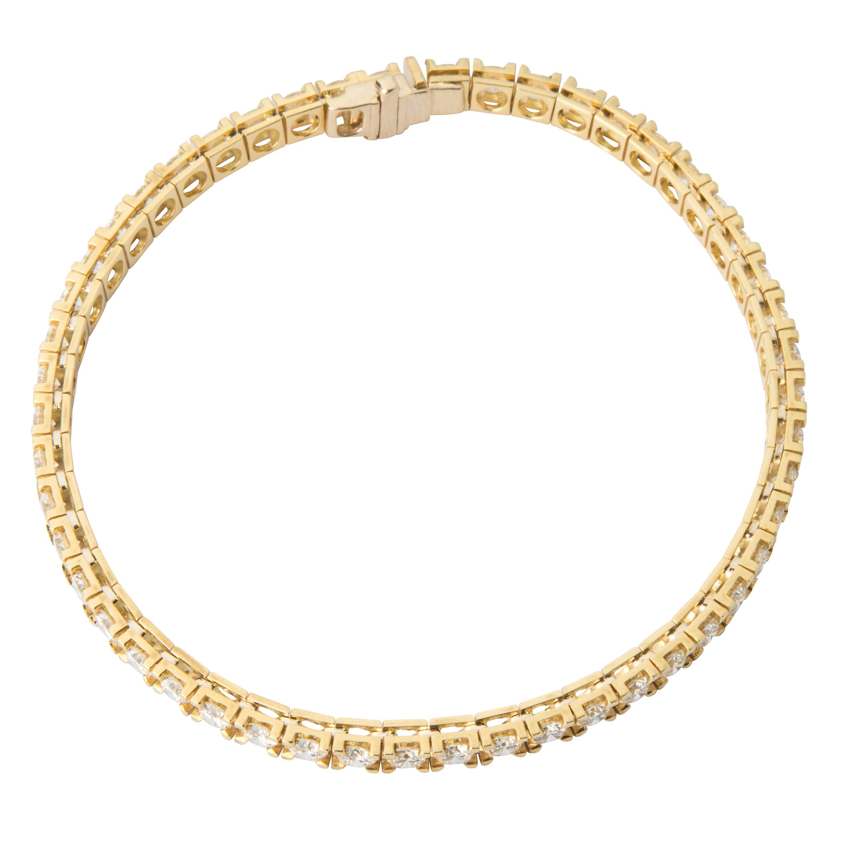 18 karat yellow gold tennis bracelet featuring 50 round brilliant cut diamonds totalling 5.00ct.