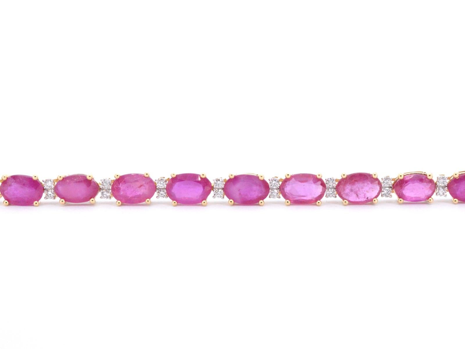 Yellow Gold Tennis Bracelet with Diamonds and Ruby In New Condition For Sale In AMSTELVEEN, NH