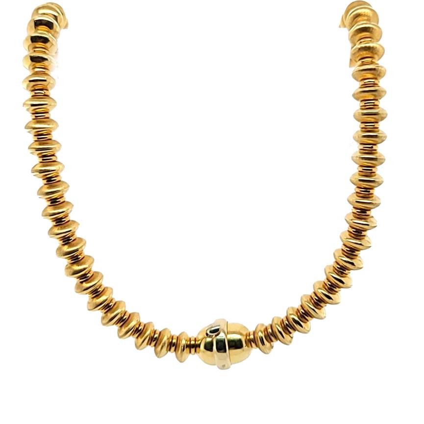 Collana con perline in oro giallo in vendita 1