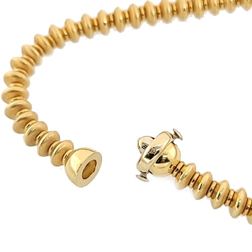 Collana con perline in oro giallo in vendita 2