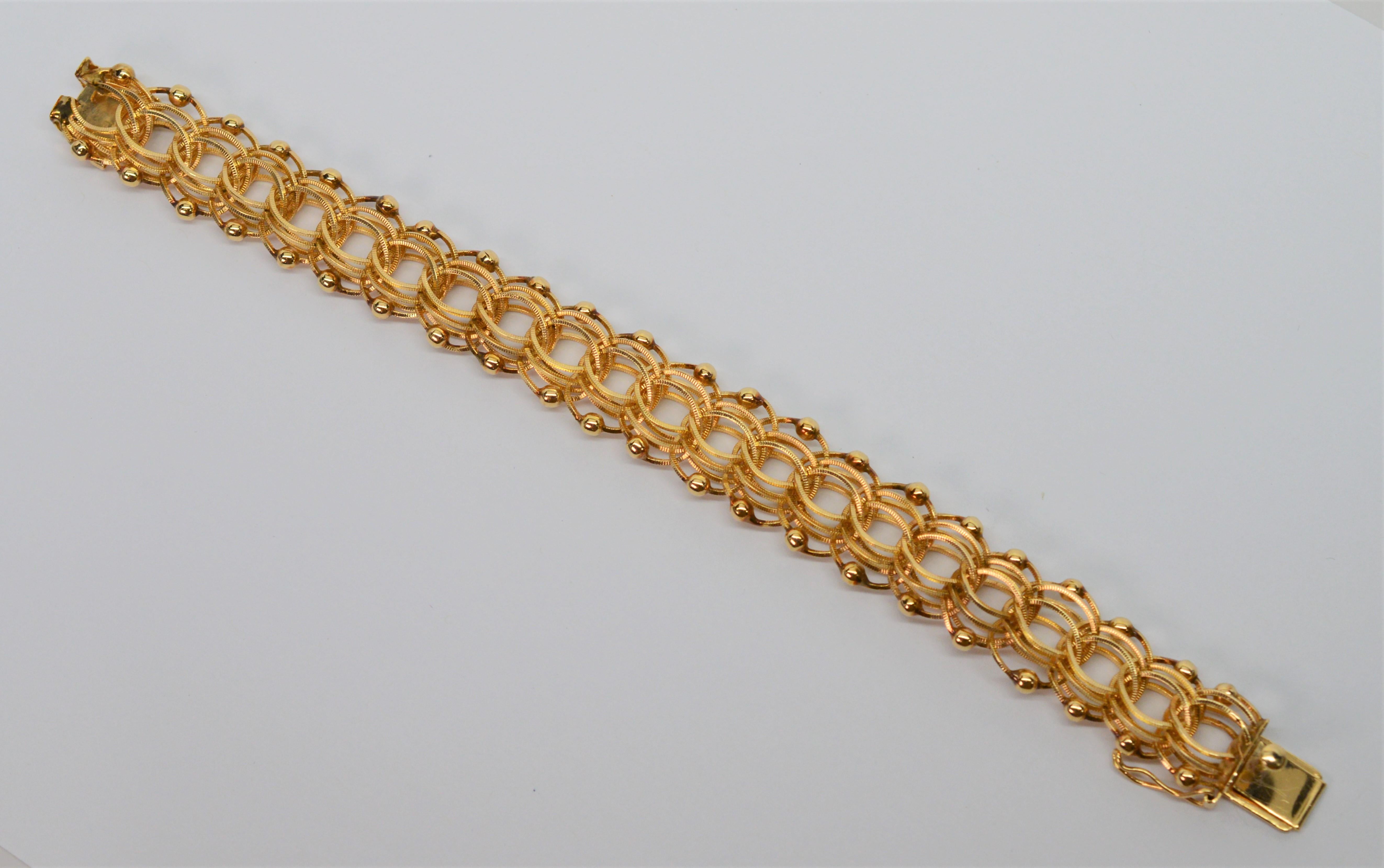 Interlocking Chain Link 14 Karat Yellow Gold Bracelet For Sale 3