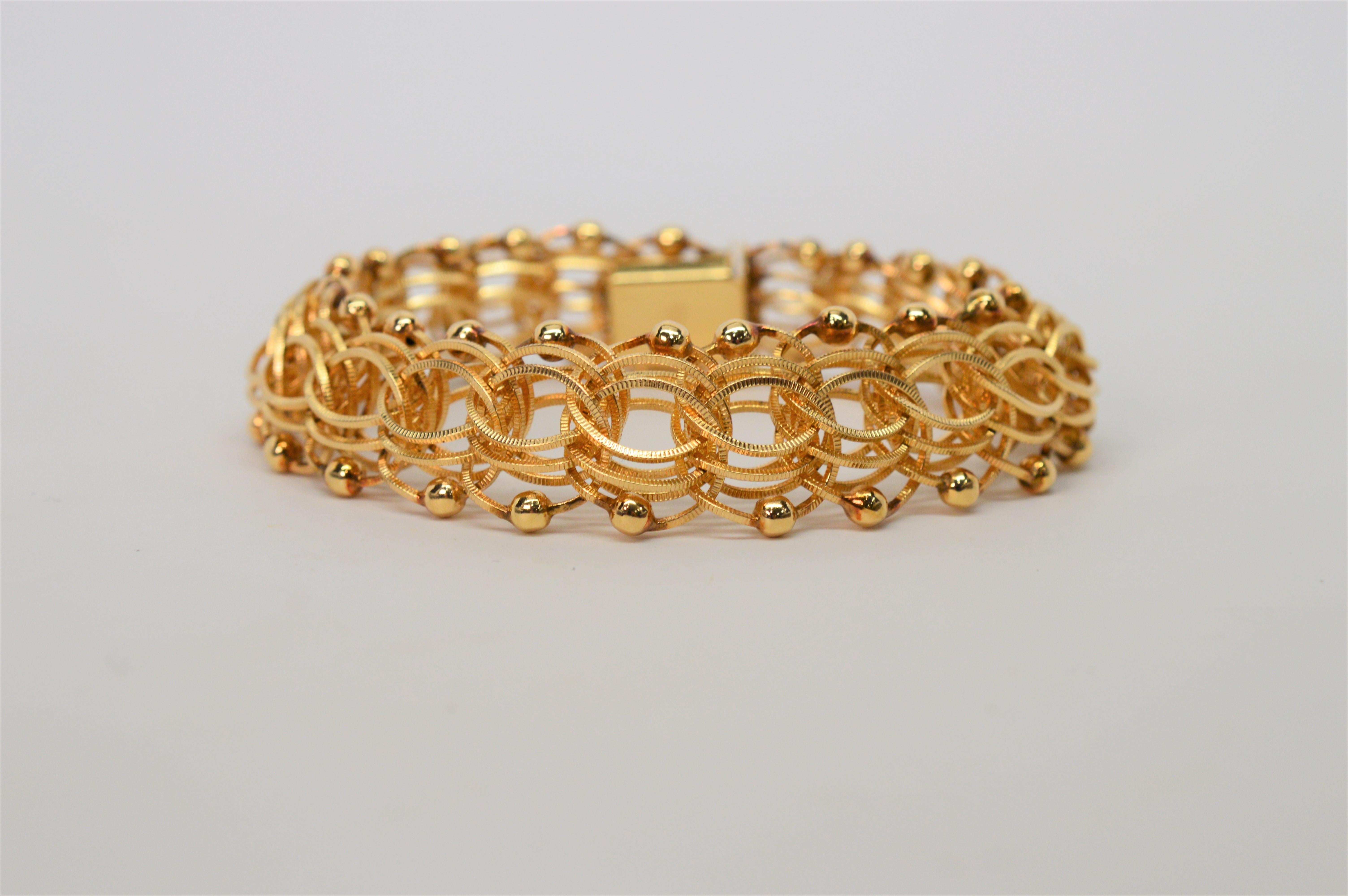 interlocking gold bracelet