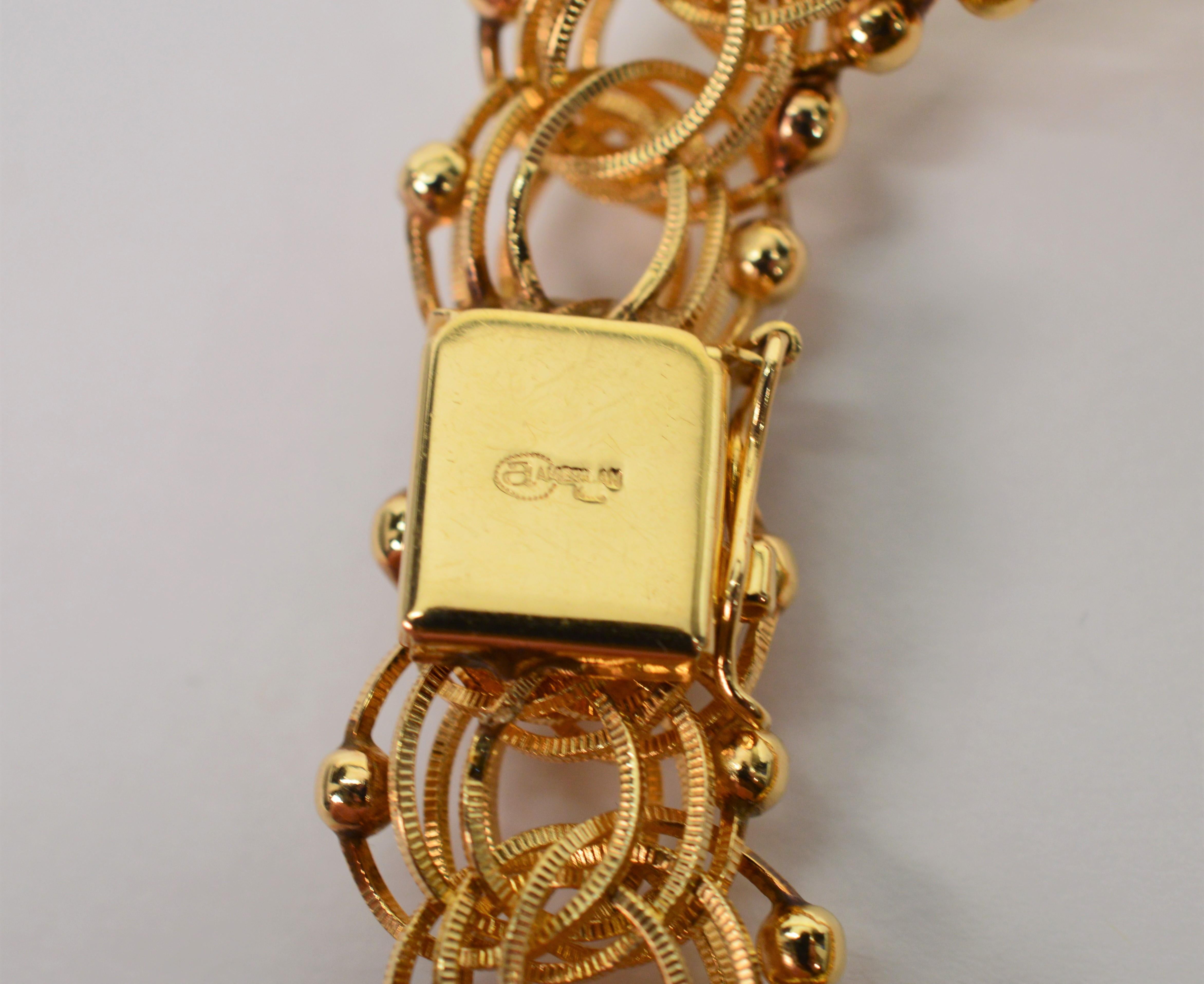 Interlocking Chain Link 14 Karat Yellow Gold Bracelet In Excellent Condition For Sale In Mount Kisco, NY