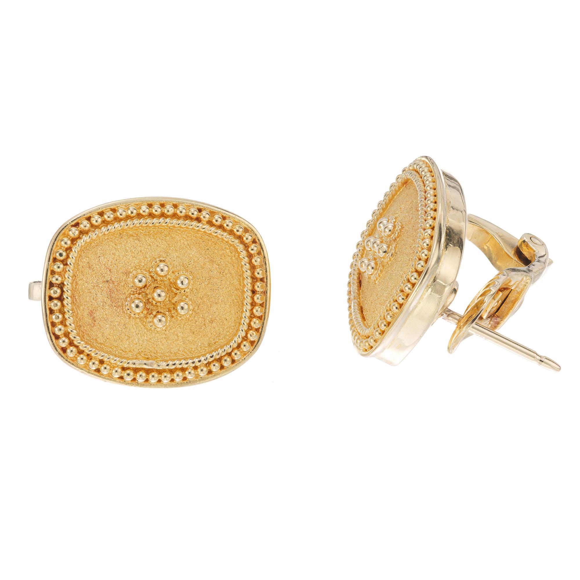Yellow Gold Textured Clip Post Earrings  In Good Condition For Sale In Stamford, CT