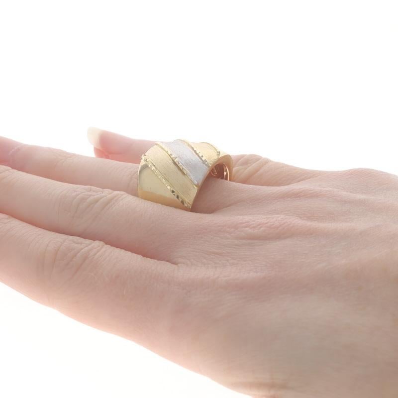 Yellow Gold Textured Stripe Dome Statement Band - 18k Italy Ring Sz 8 1/2 For Sale 1
