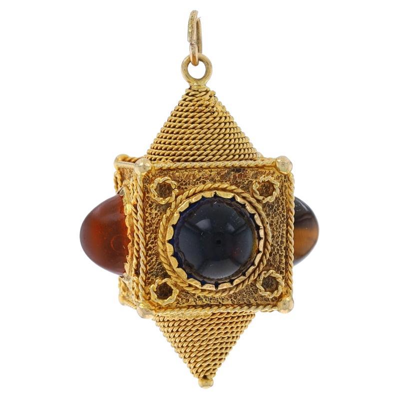 Or Jaune Oeil de Tigre Rubis Saphir Vintage Pendentif 18k Rond Cabochon en vente