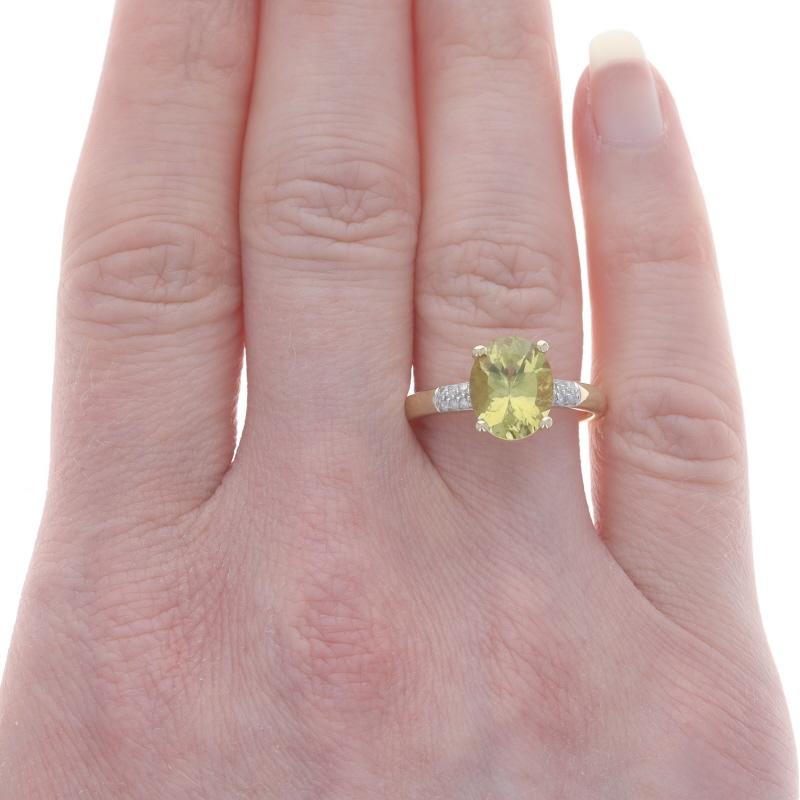 Taille ovale Bague en or jaune 10 carats avec tourmaline et diamants ovale 2,93 carats en vente