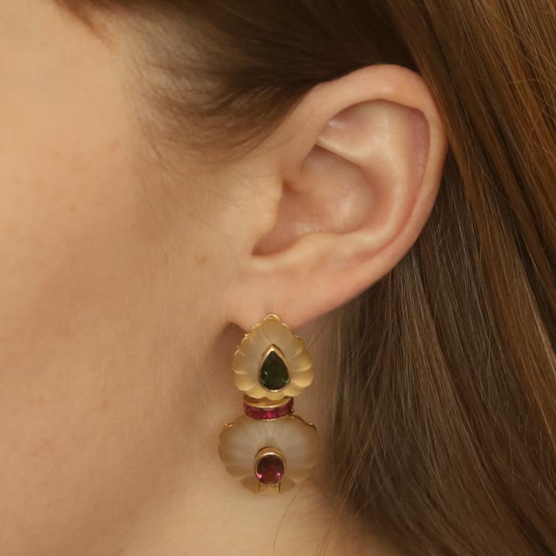 Taglio a goccia Orecchini a pendente in oro giallo con tormalina, rubino e quarzo roccioso 18k Pear 2,44ctw Pierced in vendita