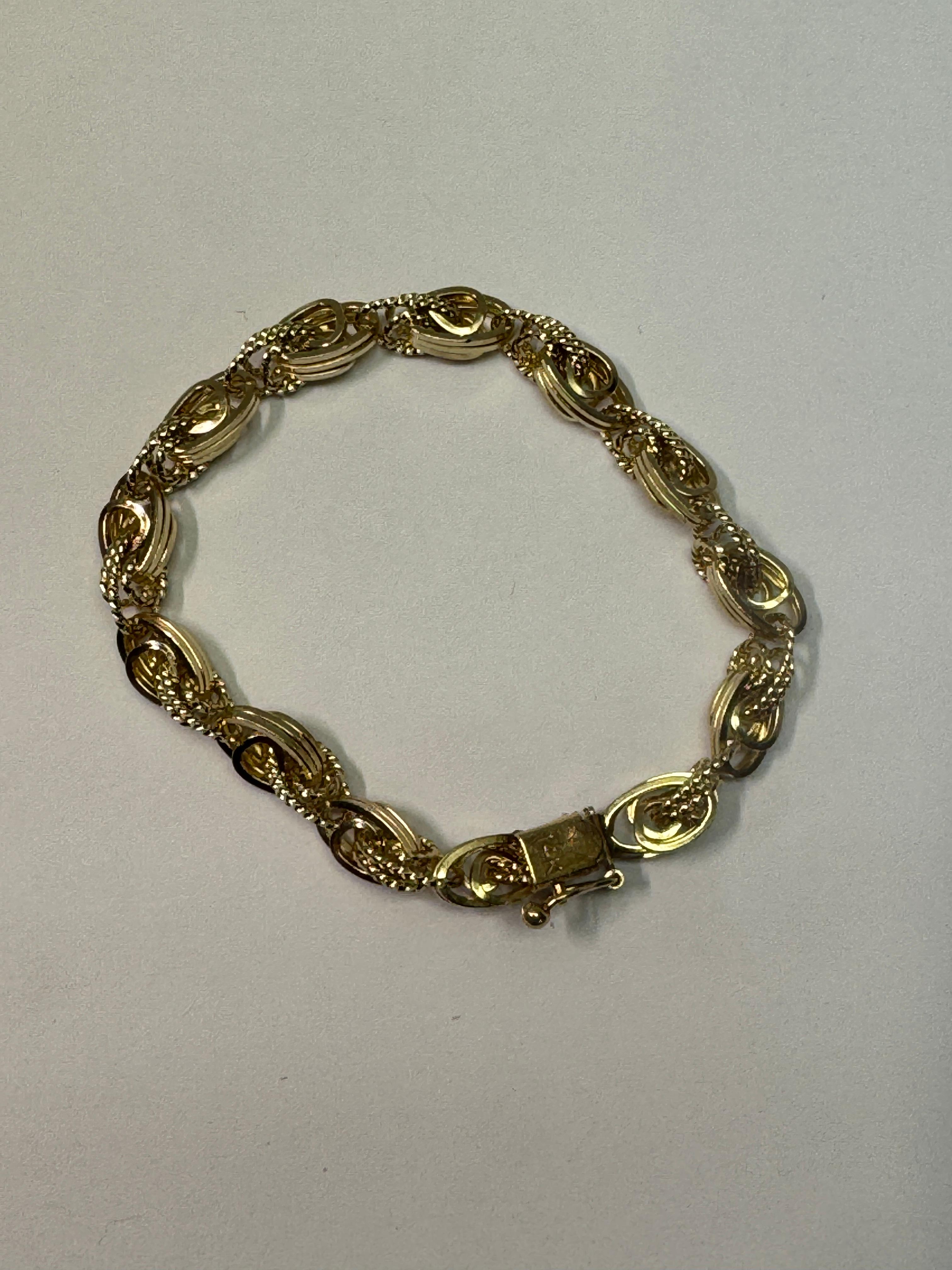 Bracelet en or jaune à trois maillons en vente 4