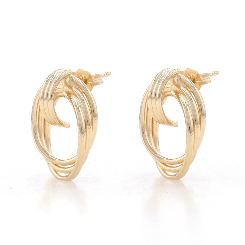 Metal Content: 14k Yellow Gold

Style: Drop
Fastening Type: Butterfly Closures
Theme: Triple Oval
Features: Hollow construction for comfortable all-day wear

Measurements

Tall: 3/4