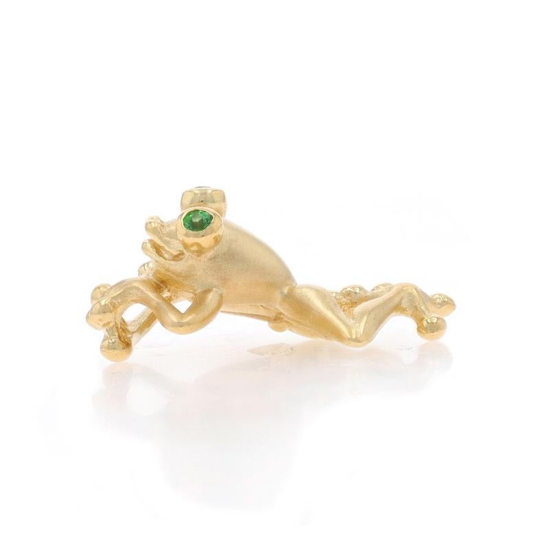Taglio rotondo Ciondolo a forma di rana arrampicatrice con granato Tsavorite in oro giallo - Anfibio rotondo 14k in vendita