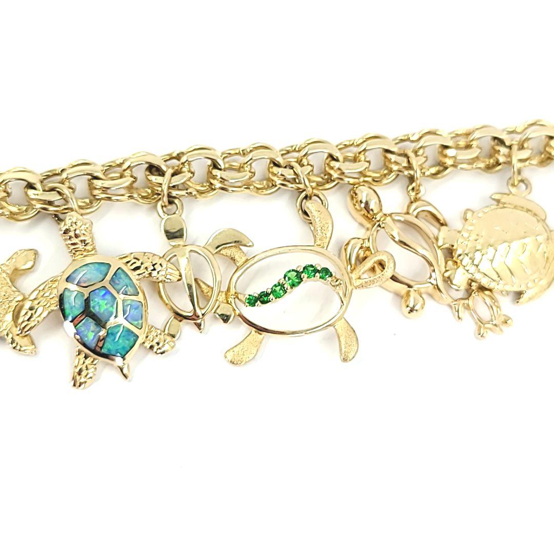 Bracelet à breloques tortue en or jaune Unisexe en vente