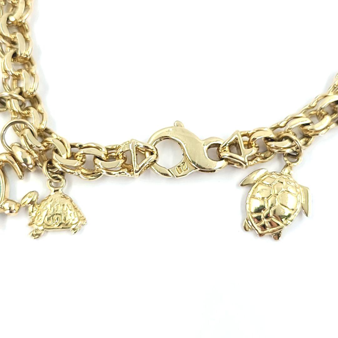 Bracelet à breloques tortue en or jaune en vente 3