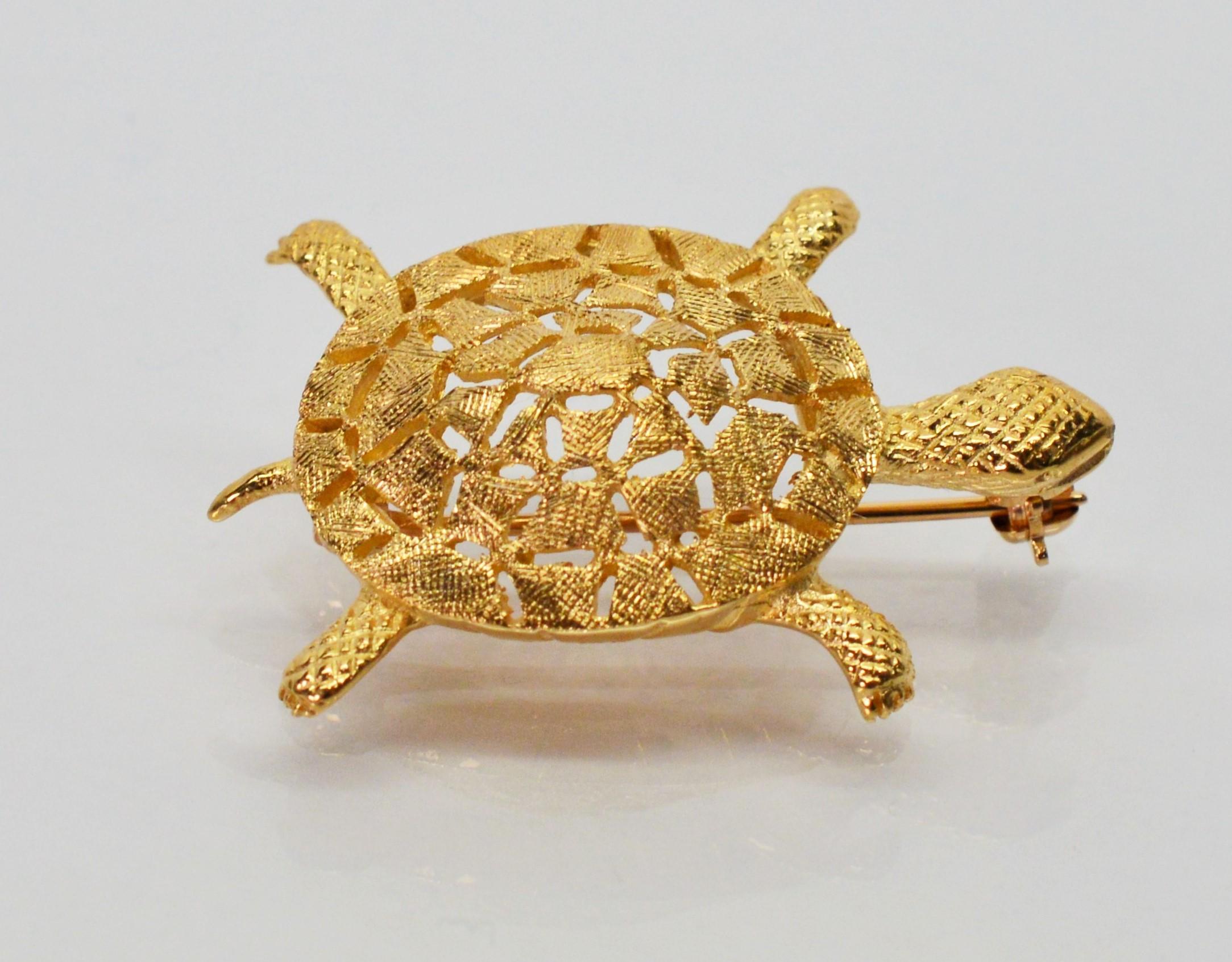 Yellow Gold Turtle Pin Brooch 1
