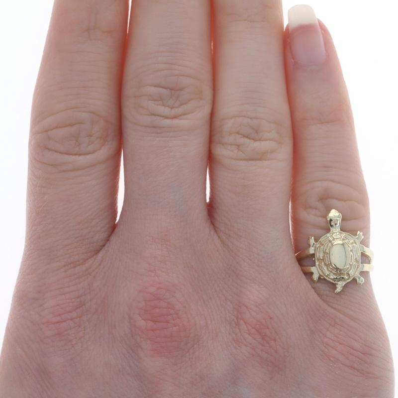 Yellow Gold Turtle Statement Ring - 10k Reptile In Excellent Condition For Sale In Greensboro, NC
