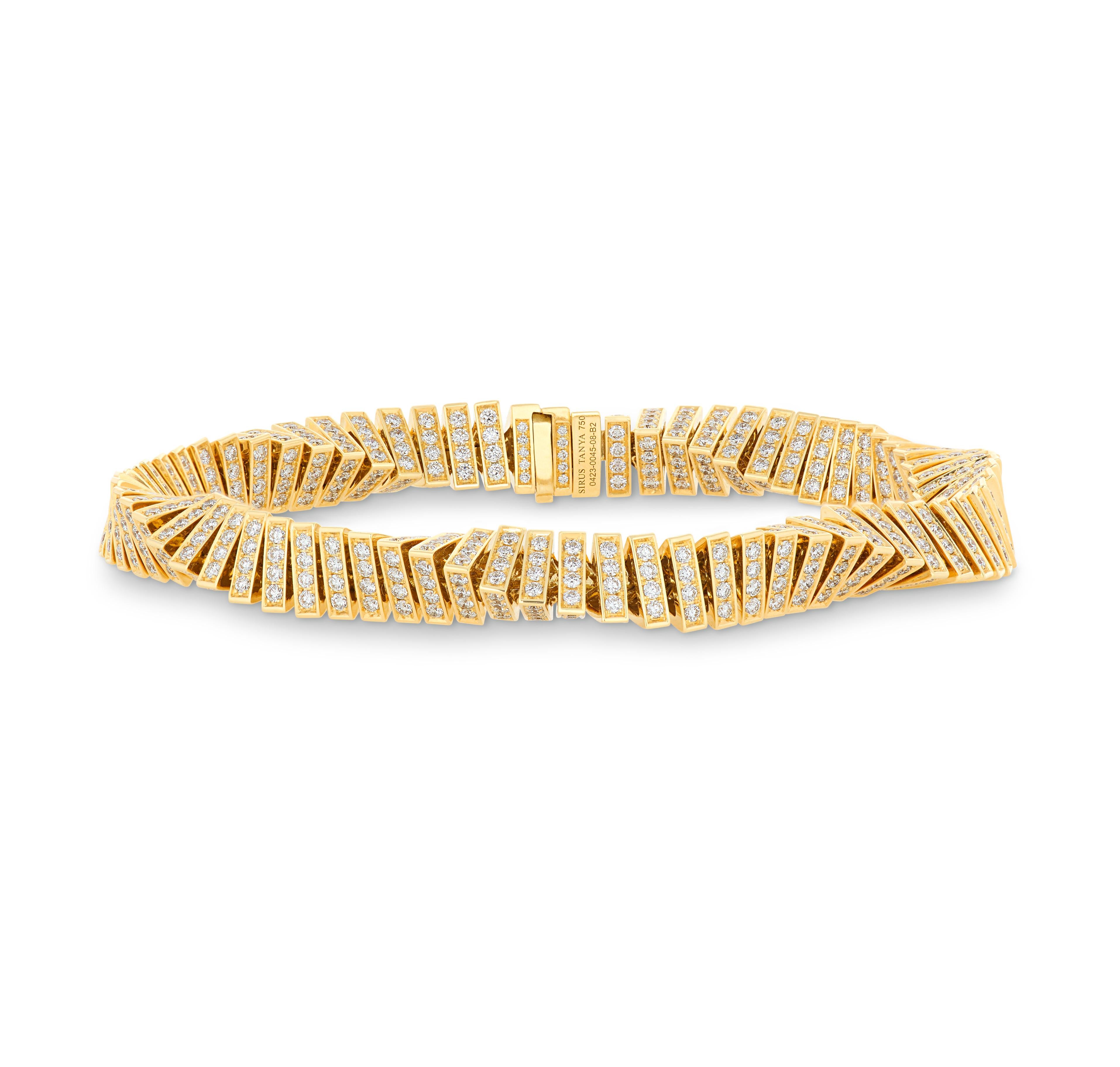 Taille brillant Bracelet en or jaune avec diamants torsadés, 8,31 carats en vente