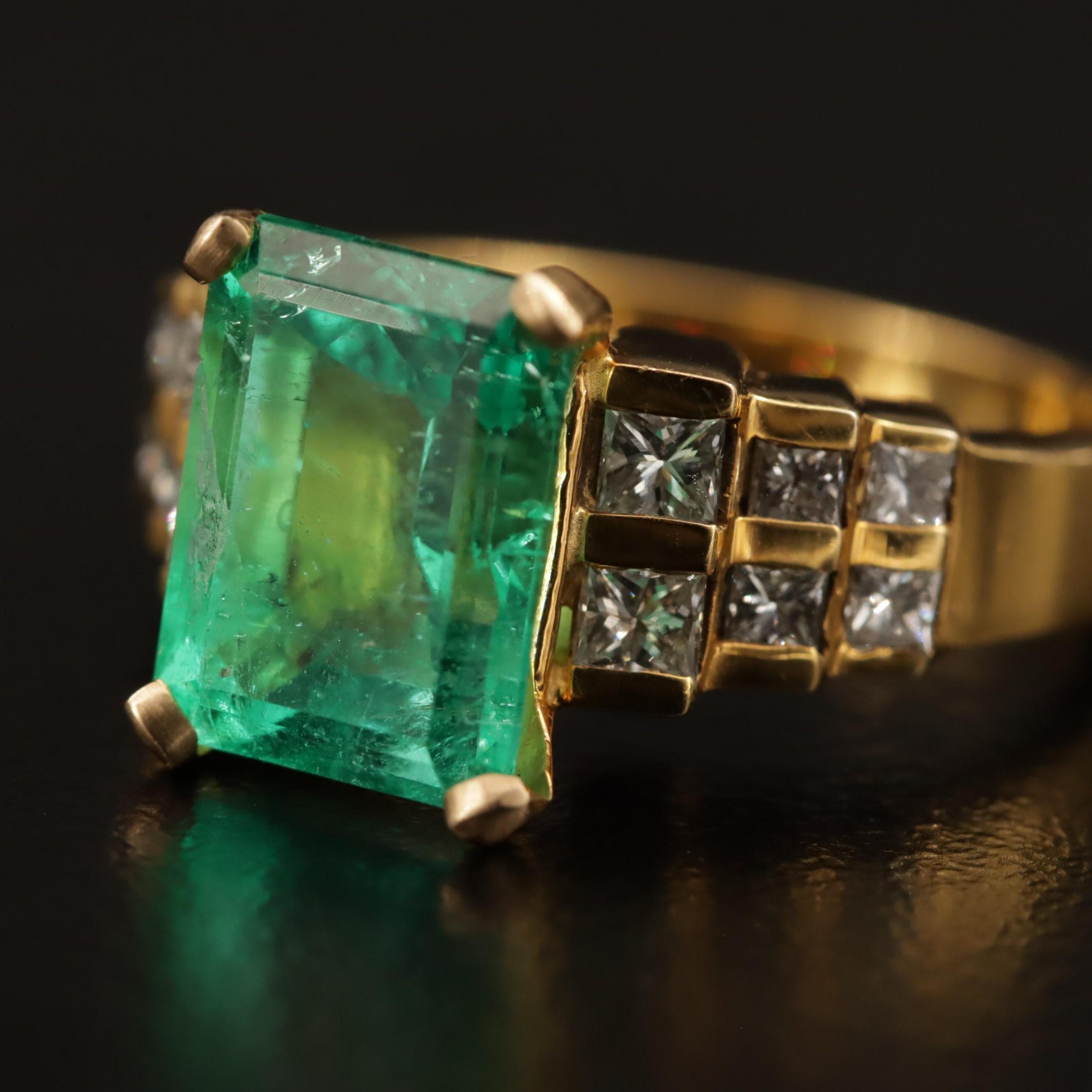 For Sale:  Art Deco 3 CT Certified Natural Emerald and Diamond Engagement Ring in 18K Gold 2