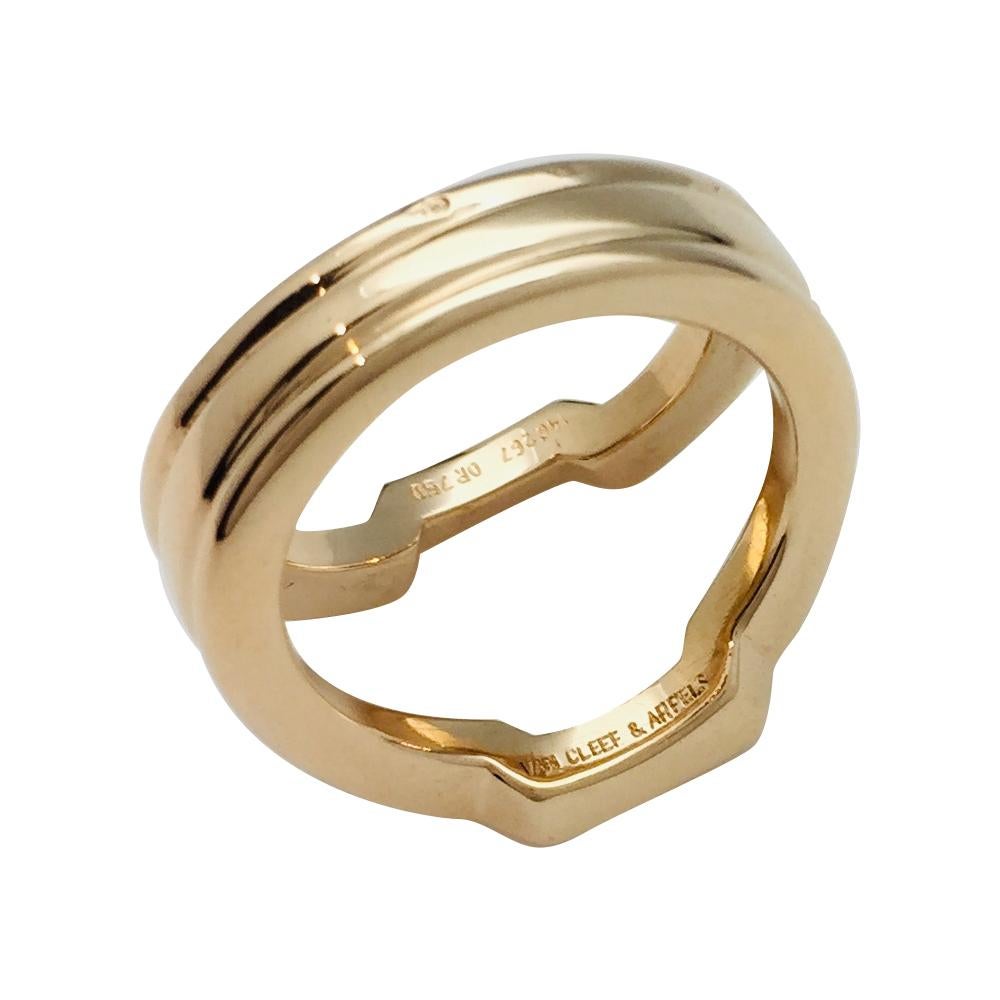 Yellow Gold Van Cleef & Arpels Ring, G-VS2 Emerald Cut Diamond 2.90 Carat 3