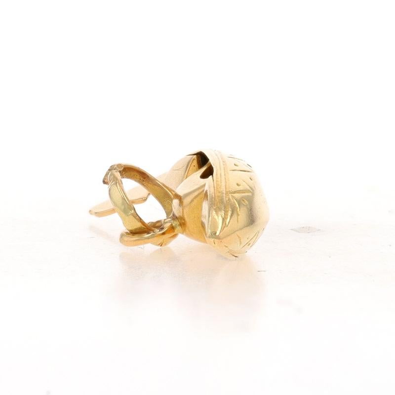 Yellow Gold Venetian Gondola Charm - 14k Water Transportation Venice, Italy In Excellent Condition For Sale In Greensboro, NC