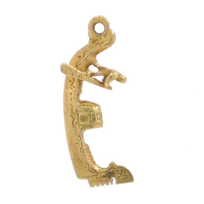 Metal Content: 18k Yellow Gold

Theme: Venetian Gondola, Water Transportation, Venice, Italy

Measurements

Tall (from stationary bail): 31/32