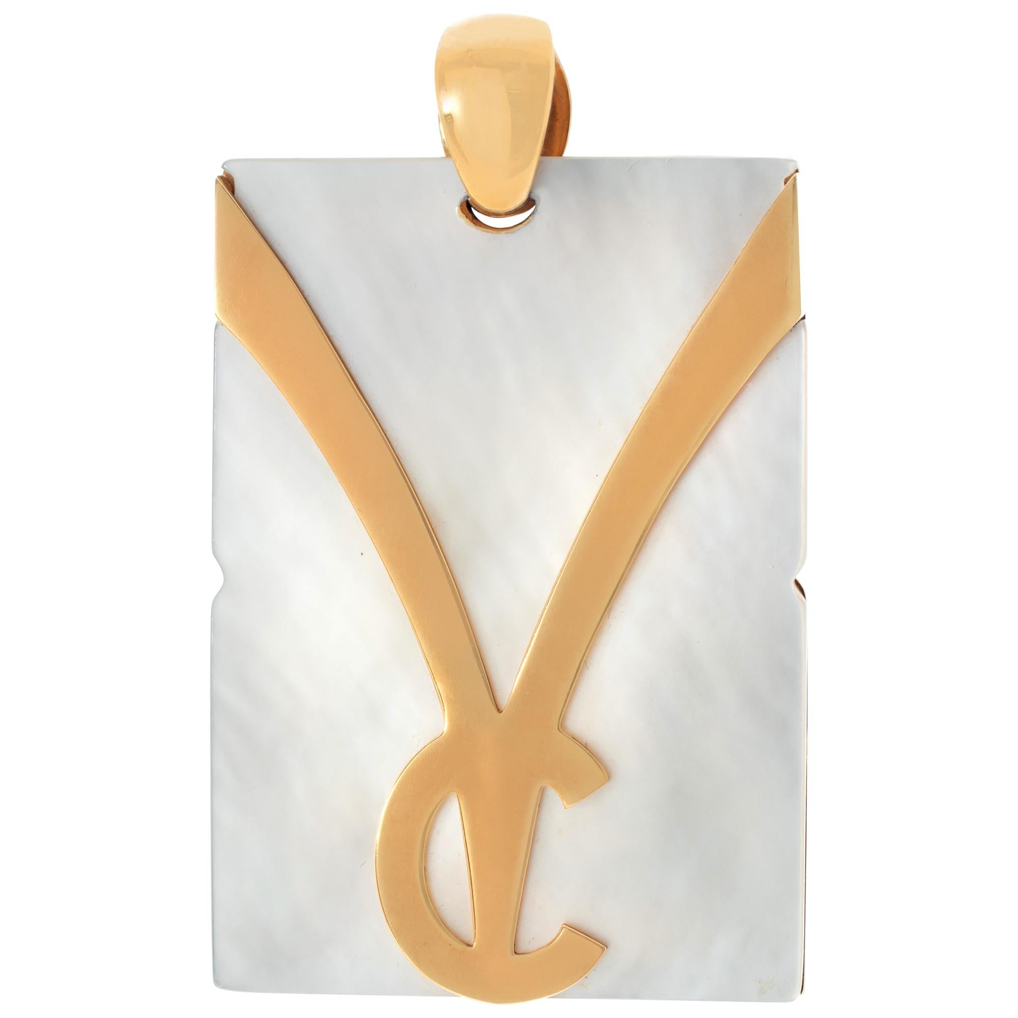 Victoria Casal Paris, mother of pearl and diamonds pendant in 18k yellow gold. Round brilliant cut diamonds approx. total weight: 1.00 carat, estimate G- H color, VS clarity. Comes with original box. Size 1.38  x 1.95 inches.
