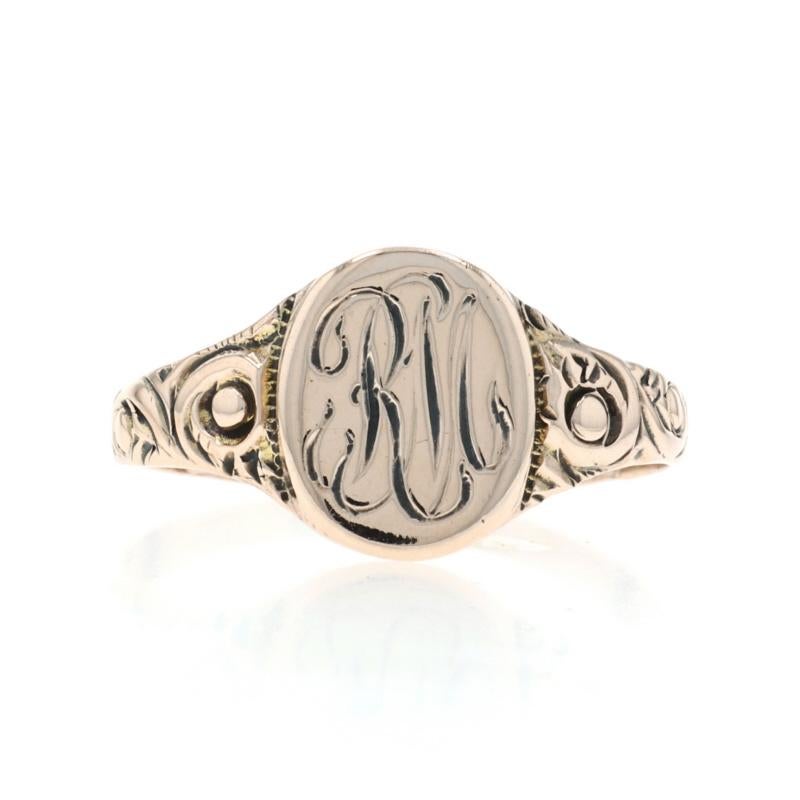 Dimensioni: 7 1/4
Costo della taglia: Aumento di 2 taglie per $40 o Diminuzione di 1 taglia per $30

Epoca: Vittoriano

Contenuto del metallo: Oro giallo 10k

Stile: Firmamento
Caratteristiche: Design/One inciso

Misure

Altezza della faccia (da