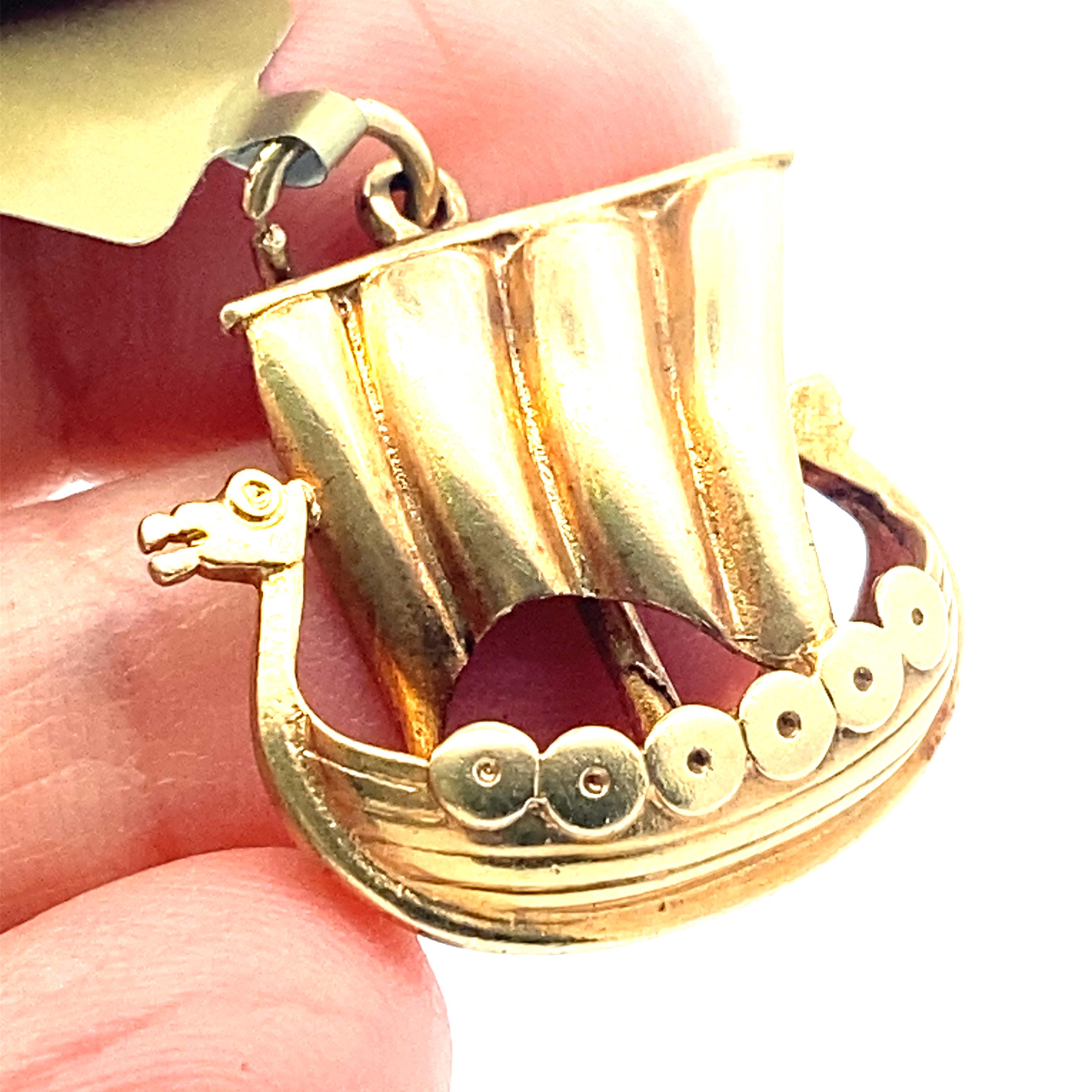 Yellow Gold Viking Ship Charm Pendant In Good Condition In DALLAS, TX