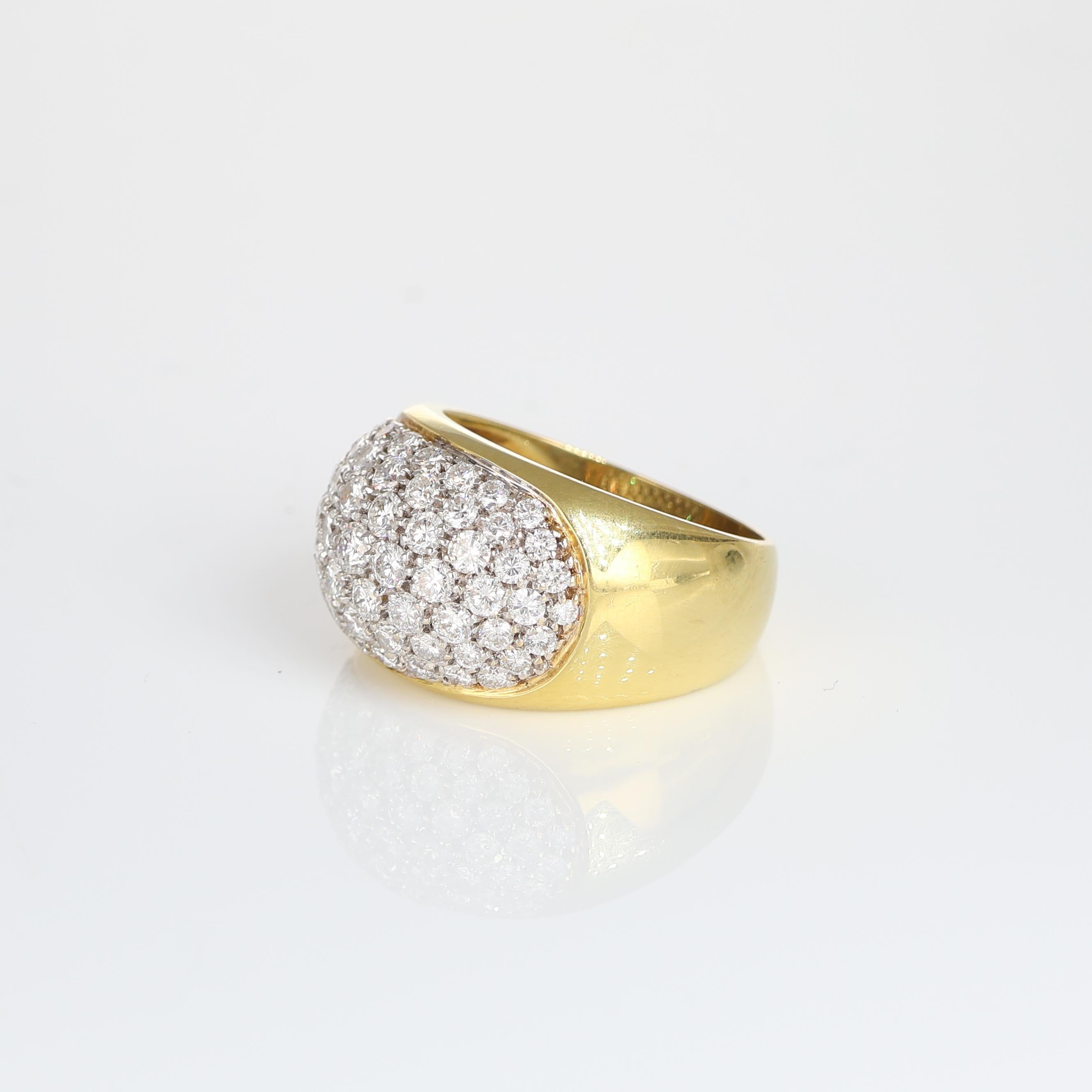 Brilliant Cut Yellow Gold Vintage Band Ring with Diamond Pavé 1.80 Carats For Sale