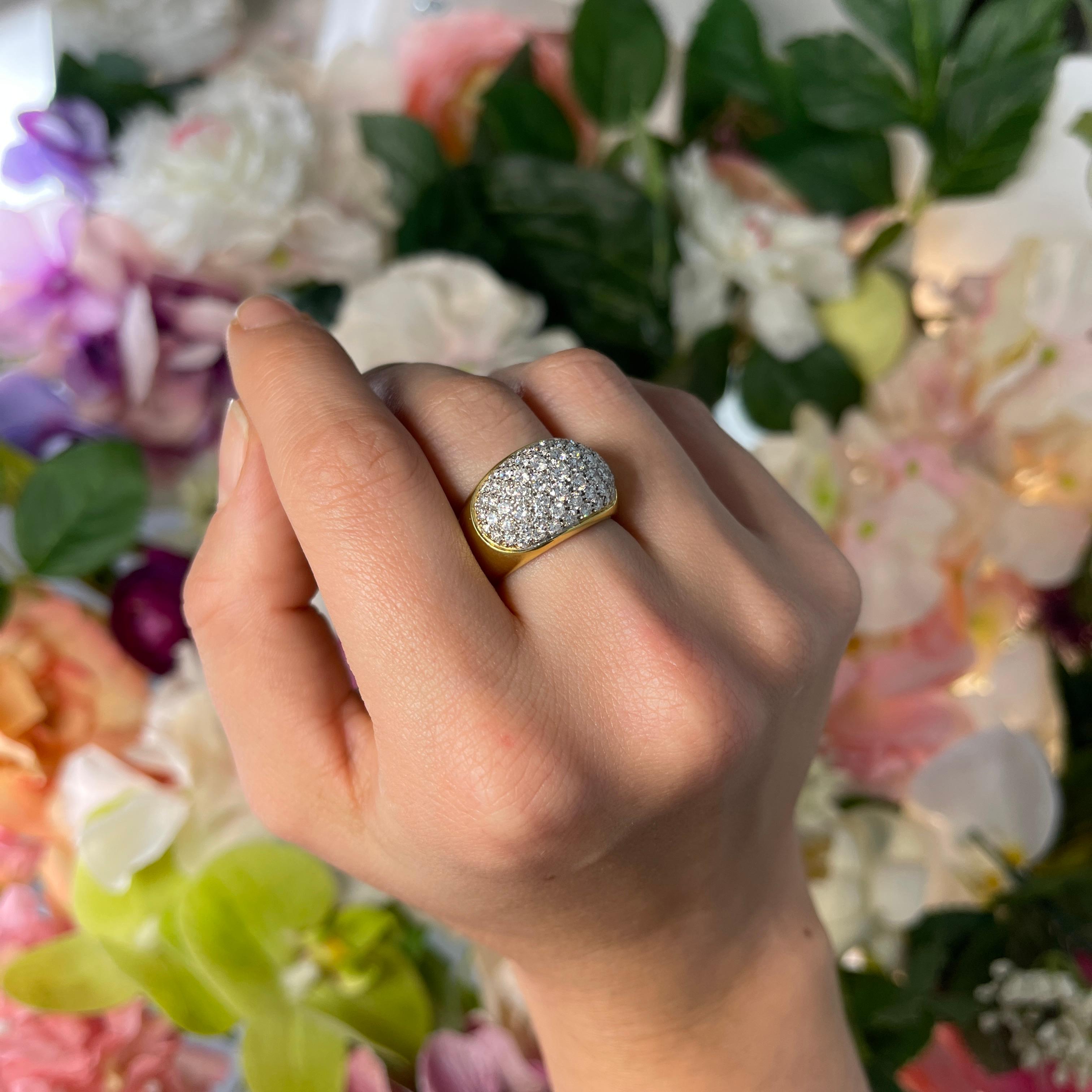 Yellow Gold Vintage Band Ring with Diamond Pavé 1.80 Carats For Sale 2