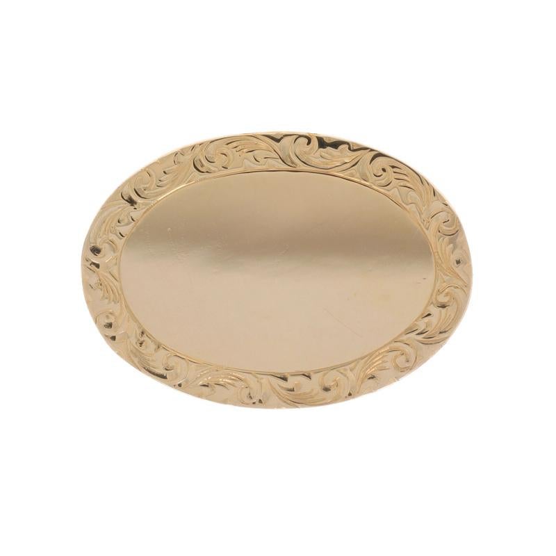 Époque : Vintage

Contenu du métal : Or jaune 14k

Style : Pendentif de renforcement
Thème : Parchemins
Caractéristiques : Centre gravable encadré par une bordure gravée

Mesures

Haut : 23/32