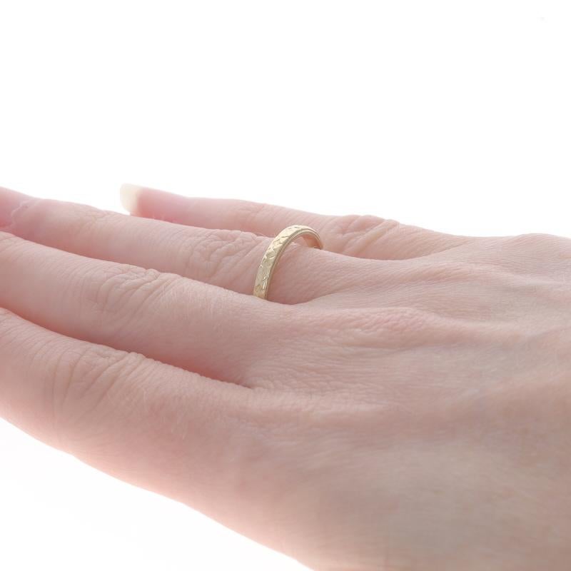 Yellow Gold Vintage Geometric Floral Wedding Band - 14k Etched Milgrain 1