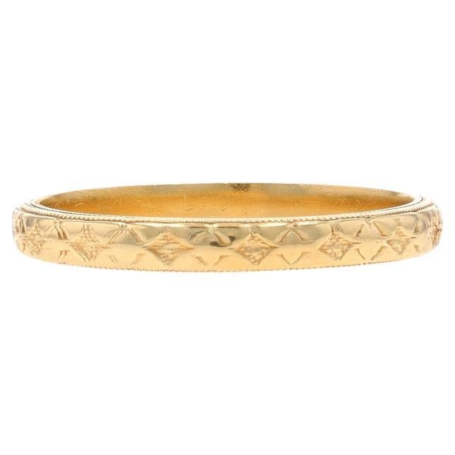 Yellow Gold Vintage Geometric Floral Wedding Band - 14k Etched Milgrain For Sale
