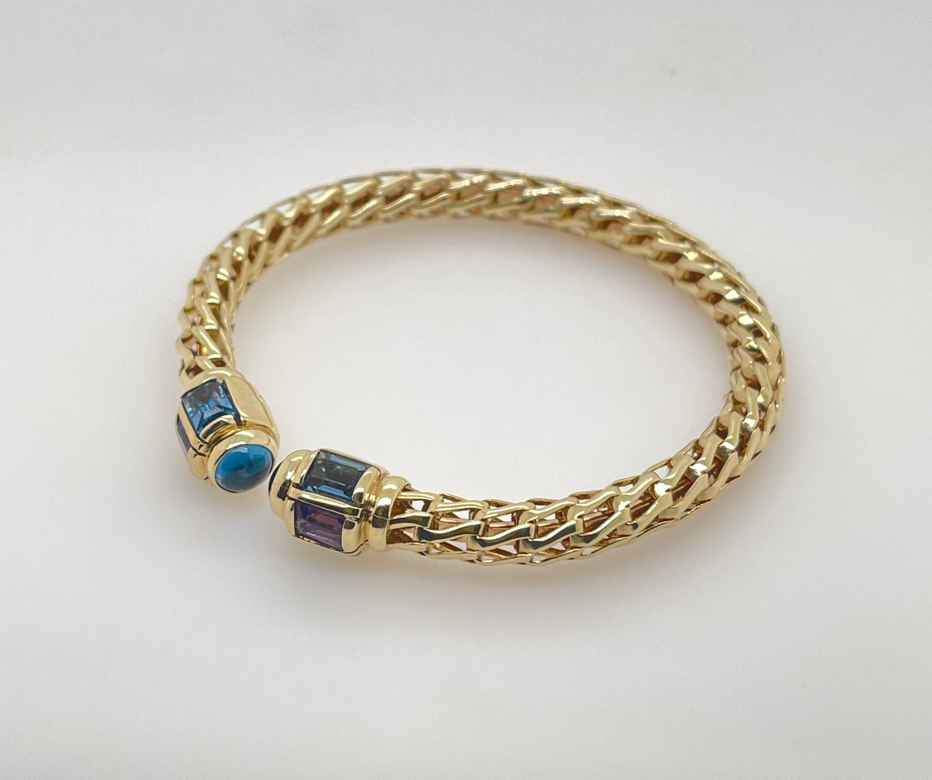 Yellow Gold Vintage Multi-Coloured Emerald & Bezel Set Gemstone Flexible Bangle In Good Condition For Sale In Toronto, CA