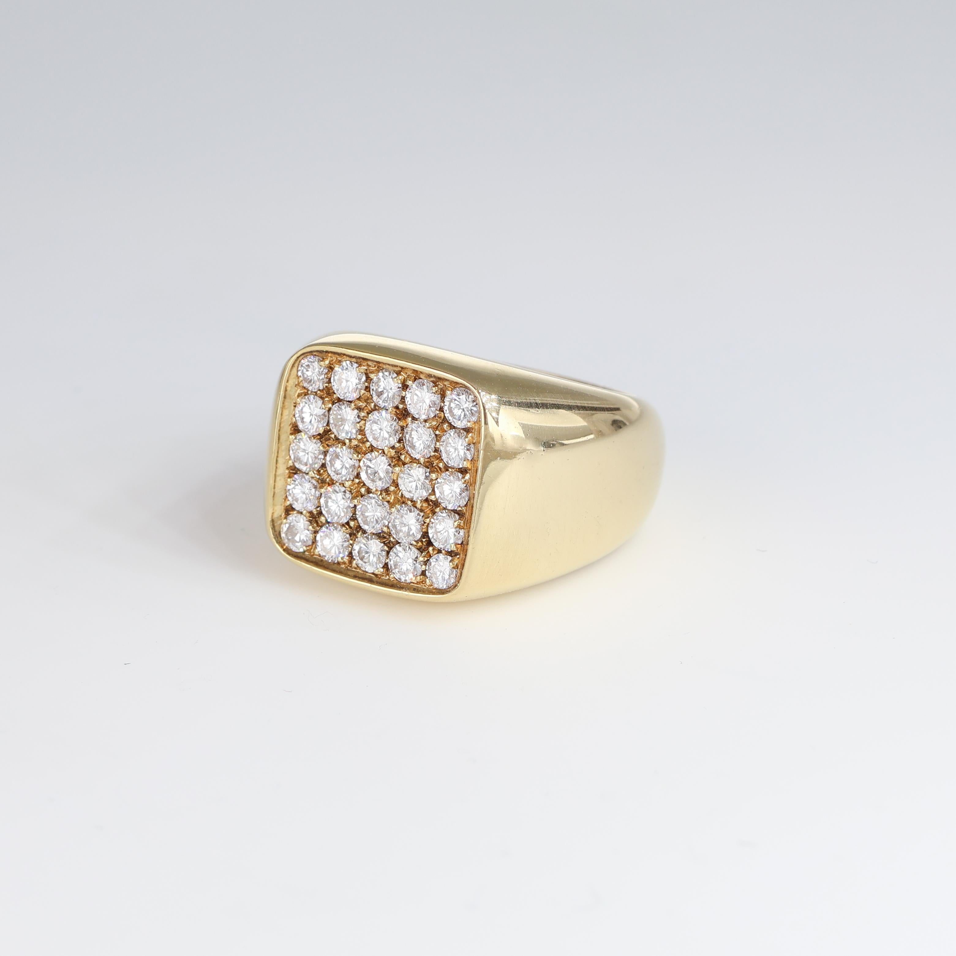 Brilliant Cut Yellow Gold Vintage Rectangular Pavé White Diamond Ring, 1.25 Carats For Sale