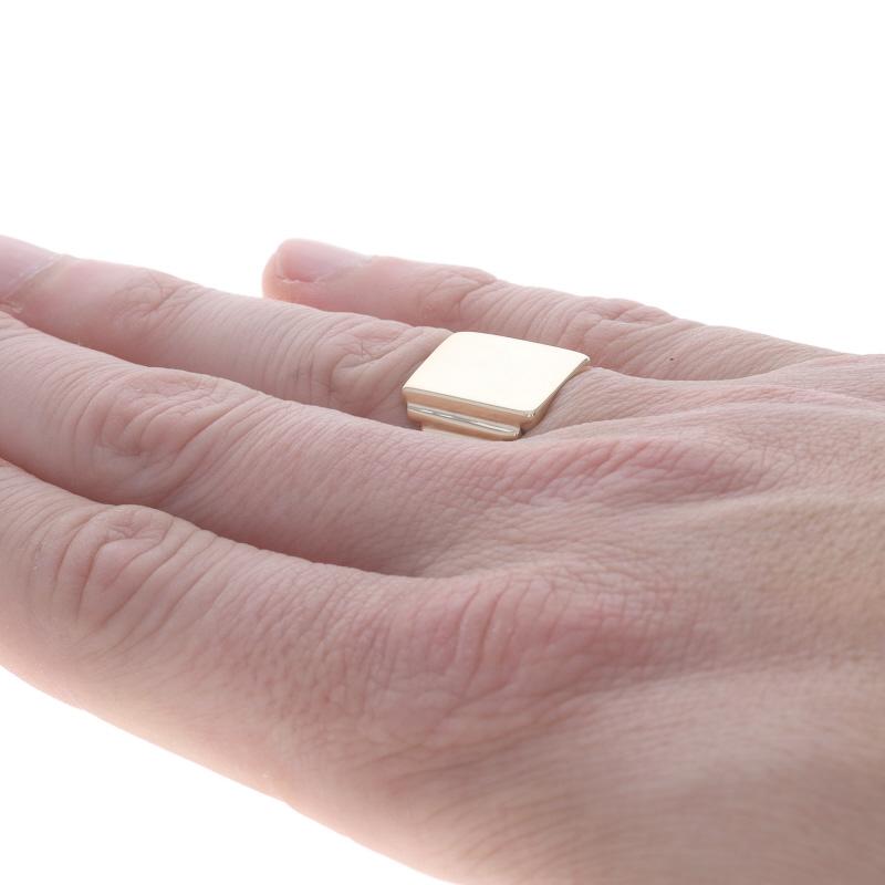 Yellow Gold Vintage Signet Men's Ring - 10k Engravable For Sale 2