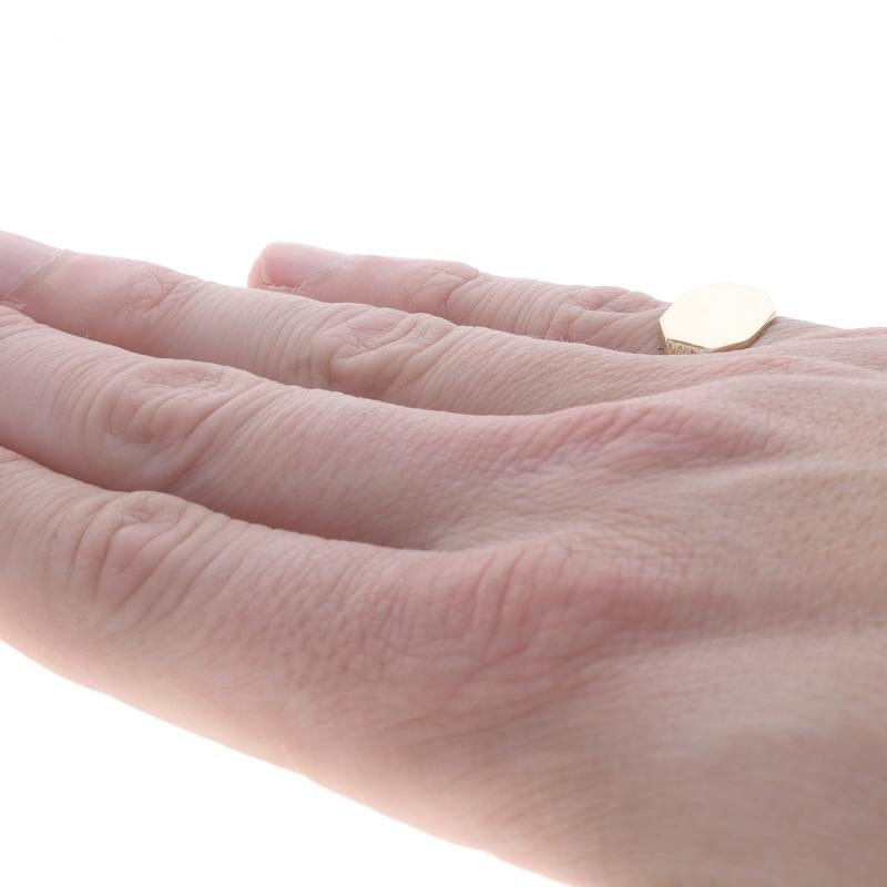 Anello Signet da uomo in oro giallo vintage - 14k incidibile in vendita 1