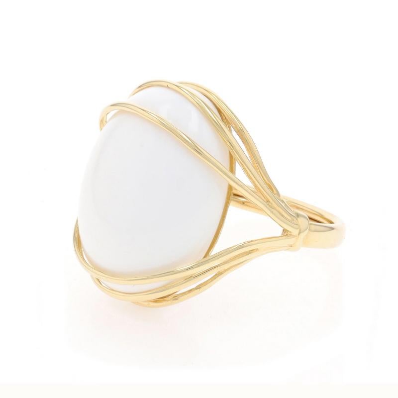 Yellow Gold White Agate / Chalcedony Cocktail Solitaire Ring - 14k Oval Cabochon In Excellent Condition For Sale In Greensboro, NC