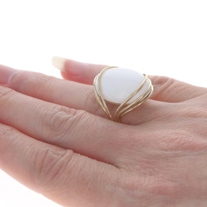 Women's Yellow Gold White Agate / Chalcedony Cocktail Solitaire Ring - 14k Oval Cabochon For Sale