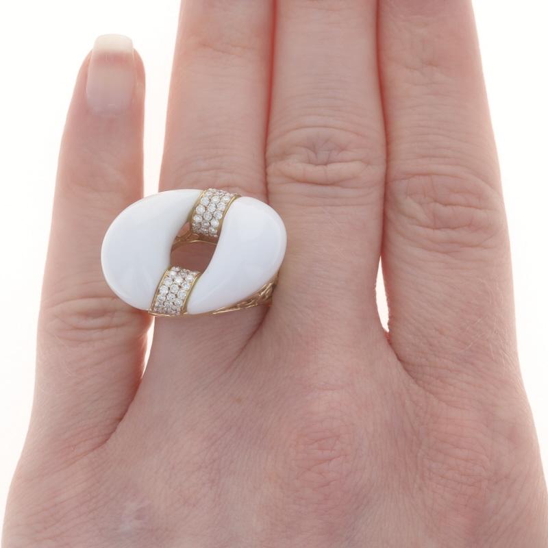 Round Cut Yellow Gold White Agate Diamond Cluster Cocktail Ring 18k .60ctw Chain Link Sz 7 For Sale