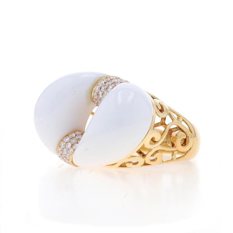 Yellow Gold White Agate Diamond Cluster Cocktail Ring 18k .60ctw Chain Link Sz 7 In Excellent Condition For Sale In Greensboro, NC
